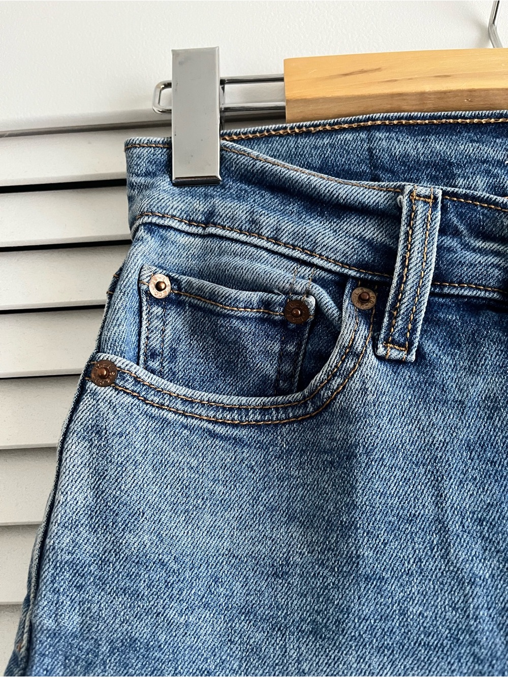 Levi’s Wedgie Straight Ankle Jeans Mid Blue Wash High Rise Size 27 / W27 L26